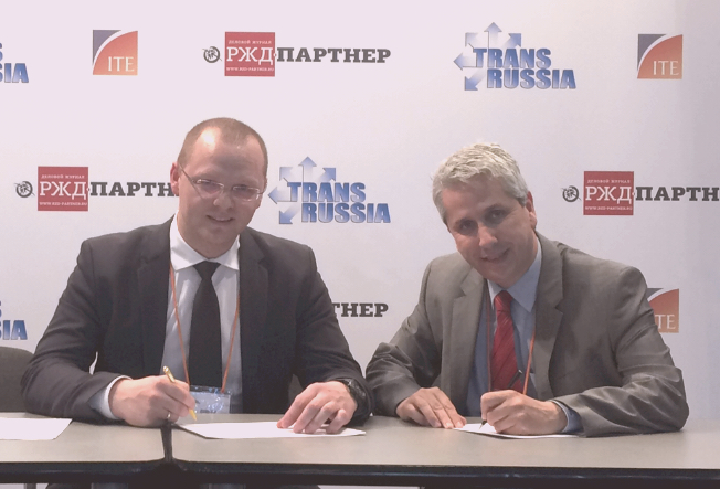 Víctor Vilas en Transrussia Firma Acuerdo SCM Software